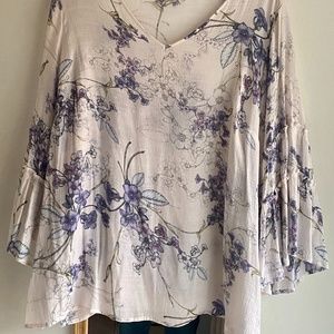 Women's 2X White and Purple Floral Top